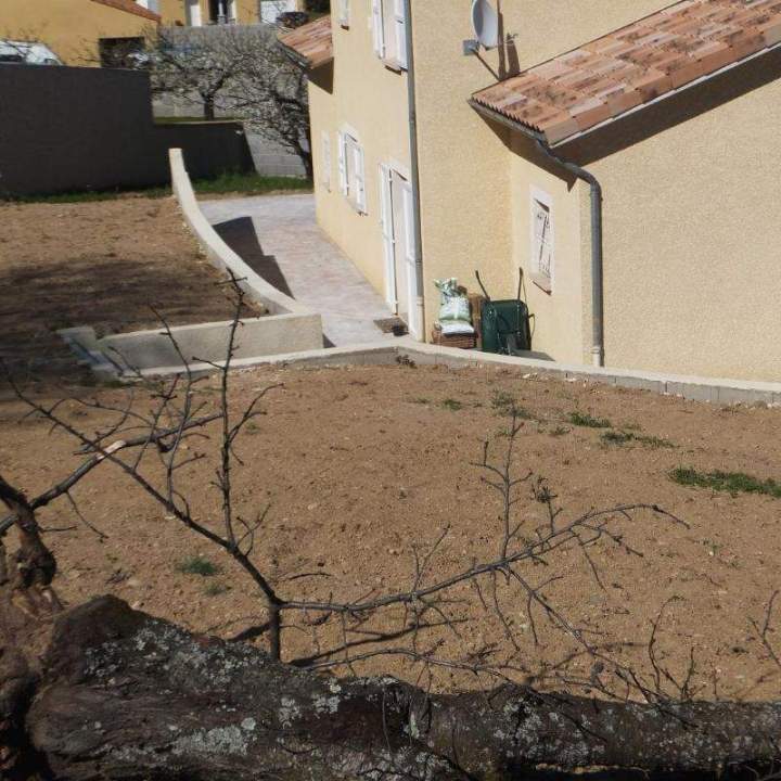 Terrassement terrain restreint Tournon-sur-Rhône