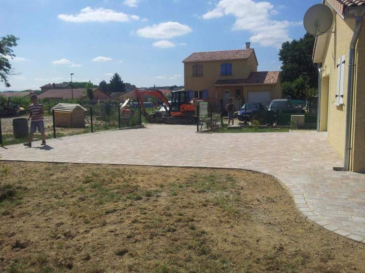 Pavage cour extérieure Tournon-sur-Rhône